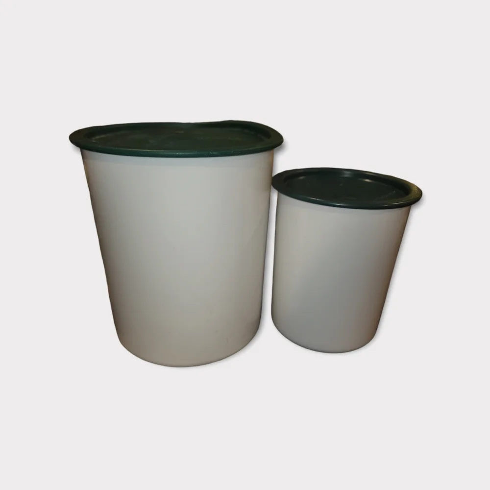 Lot‎ of 2 tupperware canisters